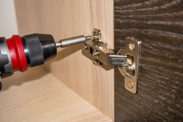 Cabinet Hinge Replacement in Pflugerville