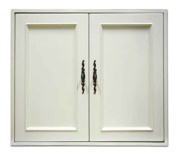 Cupboard Hardware Replacement in Pflugerville