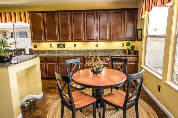Oak Cabinet Remodeling in Pflugerville